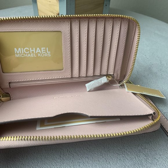 Michael Kors Jet Set Travel Flat MF LTH Phone Case - Picture 4 of 6